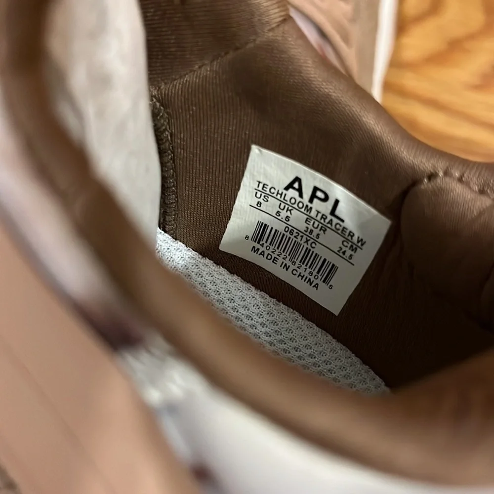 New APL Techloom Tracer Almond Caramel Tie Dye size 8